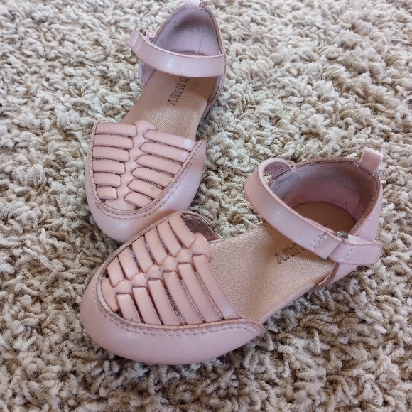 Old Navy toddler shoes size 5 - Picture 2 of 4